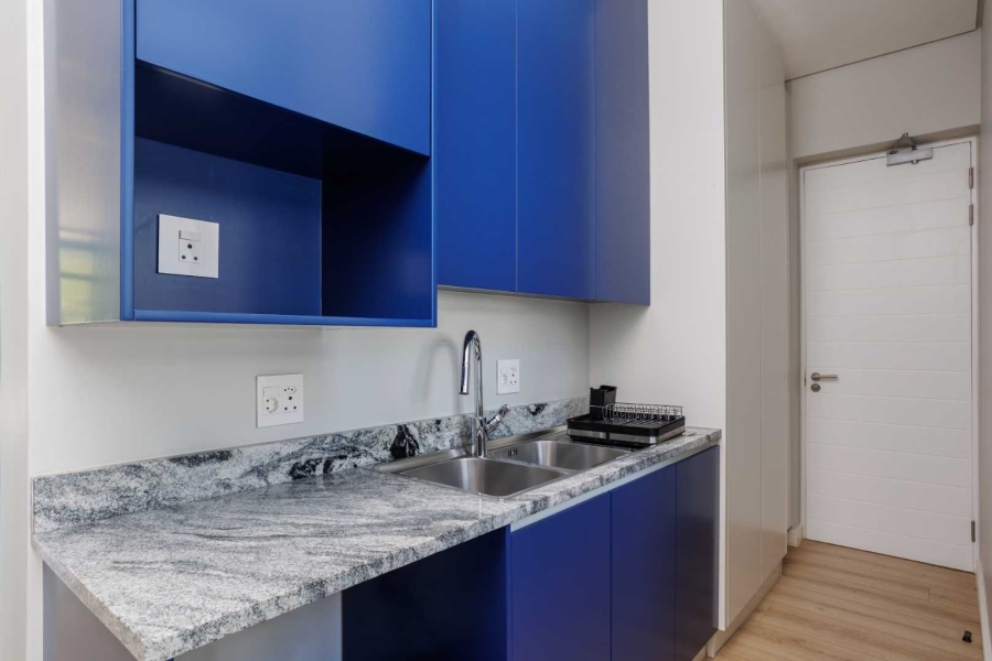 To Let 5 Bedroom Property for Rent in Val De Vie Estate Western Cape